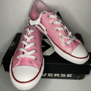 New in box Girls Pink Converse